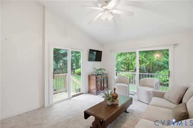9329 Kings Charter Dr, Mechanicsville, VA 23116