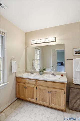 9329 Kings Charter Dr, Mechanicsville, VA 23116
