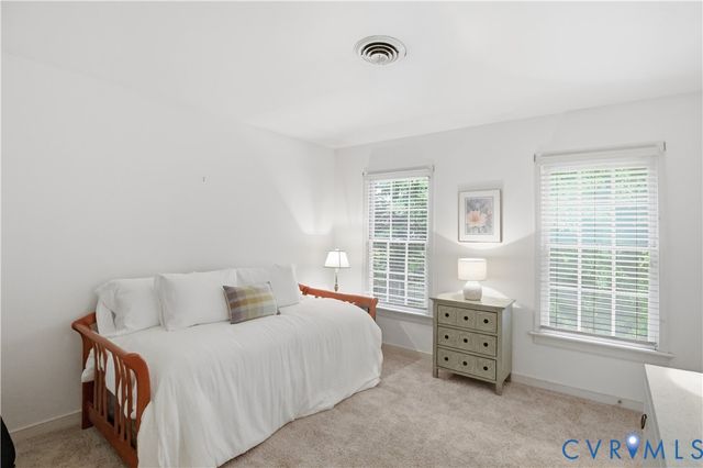 9329 Kings Charter Dr, Mechanicsville, VA 23116