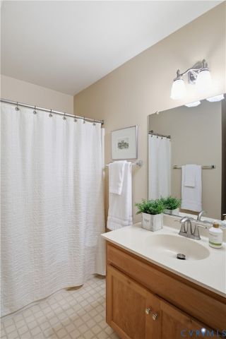 9329 Kings Charter Dr, Mechanicsville, VA 23116