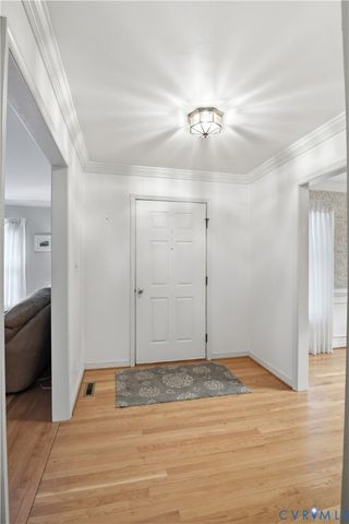 9329 Kings Charter Dr, Mechanicsville, VA 23116