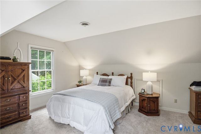 9329 Kings Charter Dr, Mechanicsville, VA 23116