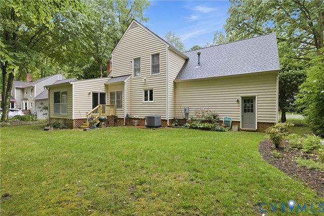 9329 Kings Charter Dr, Mechanicsville, VA 23116