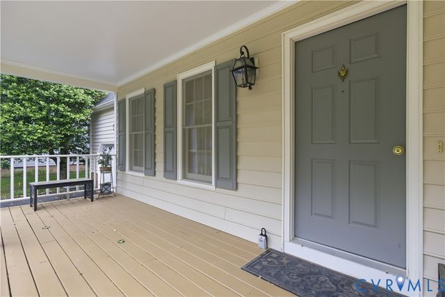 9329 Kings Charter Dr, Mechanicsville, VA 23116