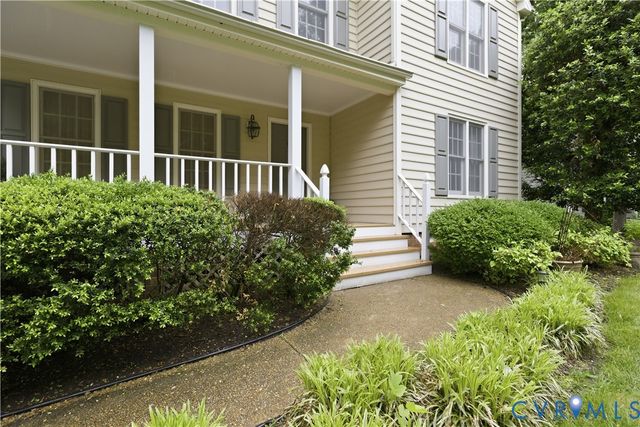 9329 Kings Charter Dr, Mechanicsville, VA 23116