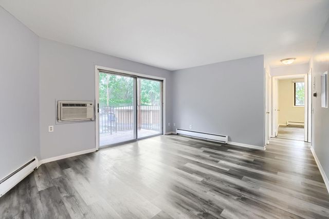 9141 Highway 55 203, Golden Valley, MN 55427