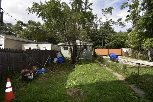 1438 W 49th Place, Chicago, IL 60609