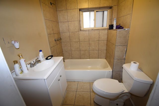 1438 W 49th Place, Chicago, IL 60609