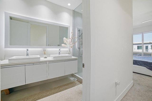 6415 NW 102nd Path 201, Miami, FL 33178