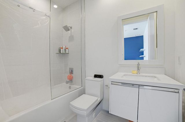 6415 NW 102nd Path 201, Miami, FL 33178