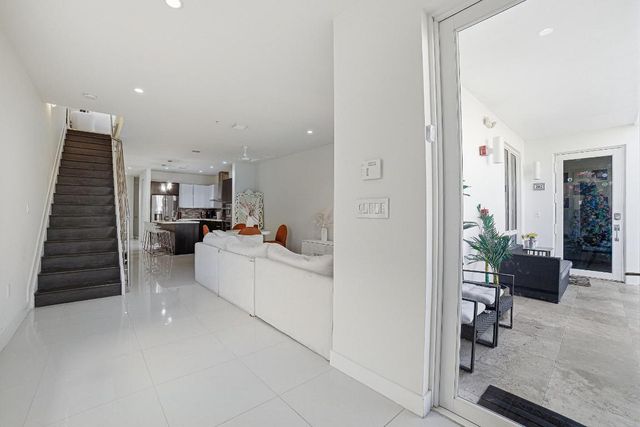 6415 NW 102nd Path 201, Miami, FL 33178