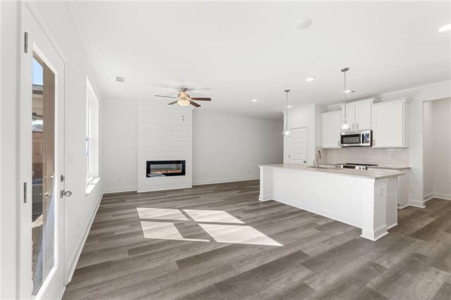 5637 Overview Drive, Flowery Branch, GA 30542