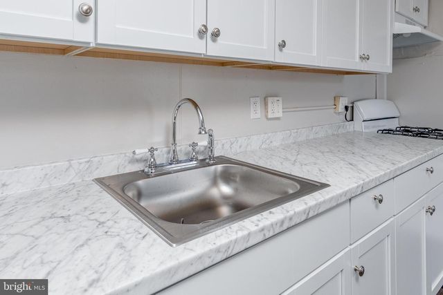 517 LINDEN AVE, Burlington, NJ 08016