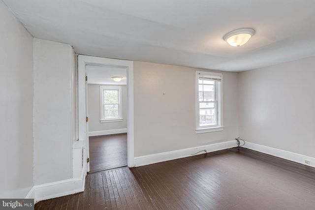 517 LINDEN AVE, Burlington, NJ 08016