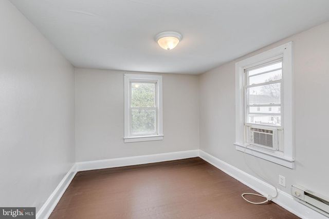 517 LINDEN AVE, Burlington, NJ 08016