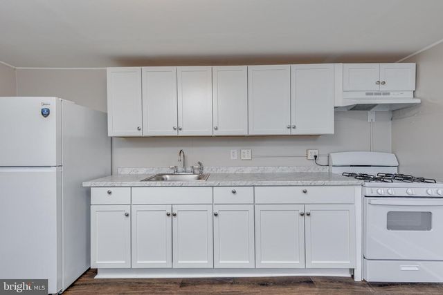 517 LINDEN AVE, Burlington, NJ 08016