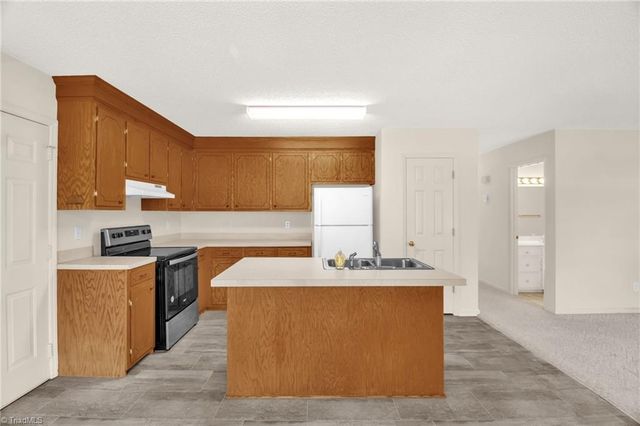 2001 Sunshine Lane, Lexington, NC 27295