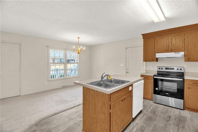 2001 Sunshine Lane, Lexington, NC 27295