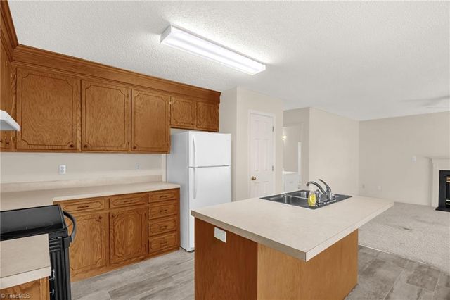 2001 Sunshine Lane, Lexington, NC 27295