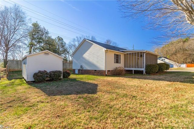 2001 Sunshine Lane, Lexington, NC 27295