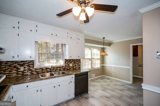 1316 White Oak Street SE, Conyers, GA 30013