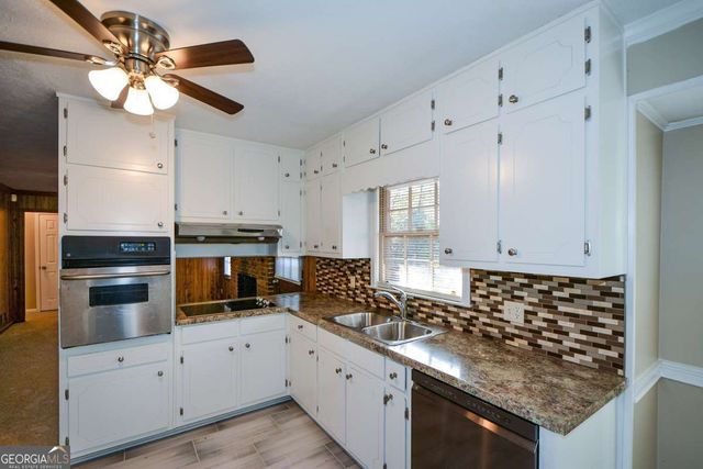 1316 White Oak Street SE, Conyers, GA 30013