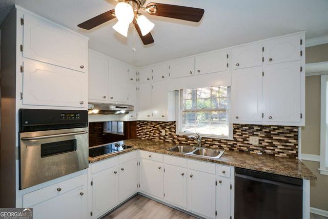 1316 White Oak Street SE, Conyers, GA 30013