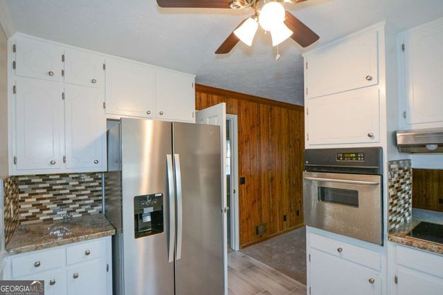 1316 White Oak Street SE, Conyers, GA 30013