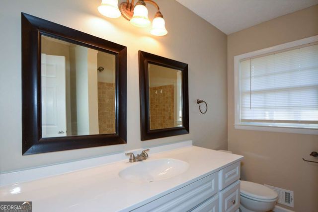 1316 White Oak Street SE, Conyers, GA 30013