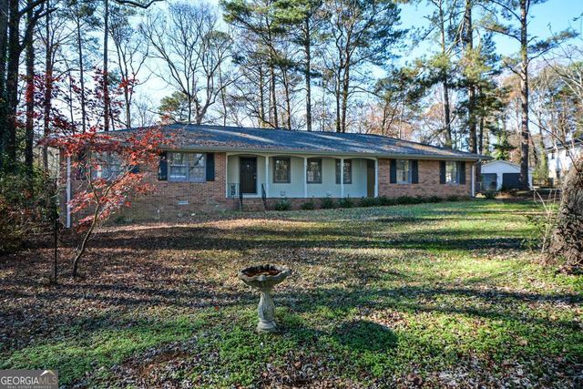 1316 White Oak Street SE, Conyers, GA 30013