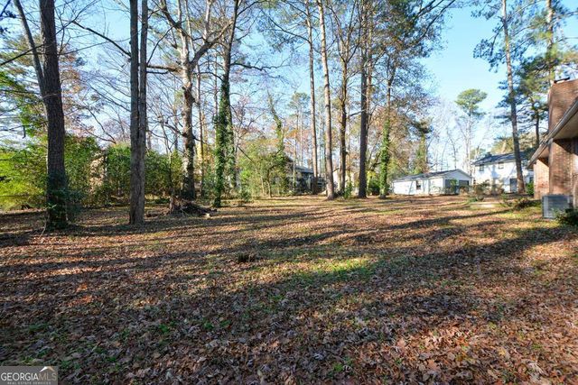 1316 White Oak Street SE, Conyers, GA 30013