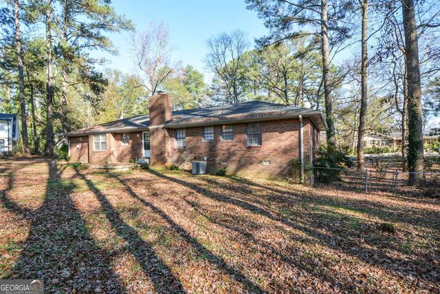 1316 White Oak Street SE, Conyers, GA 30013