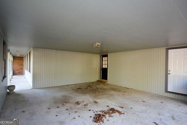 1316 White Oak Street SE, Conyers, GA 30013