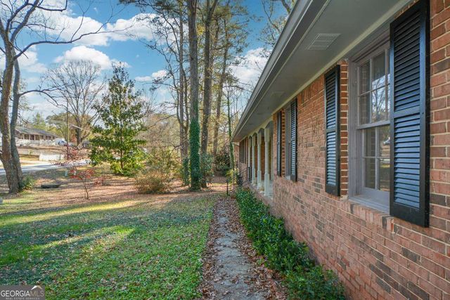 1316 White Oak Street SE, Conyers, GA 30013