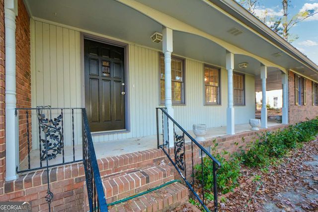 1316 White Oak Street SE, Conyers, GA 30013