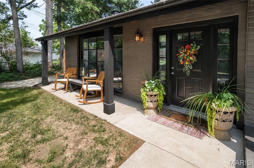 Image 17 of property listing at 1101 Walnut Street, Jerseyville, IL 62052