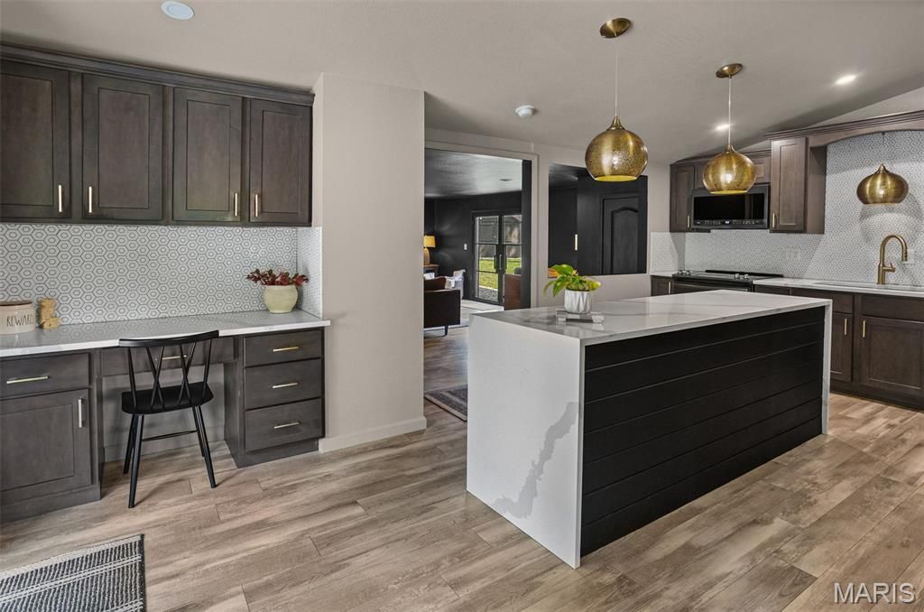 Image 27 of property listing at 1101 Walnut Street, Jerseyville, IL 62052