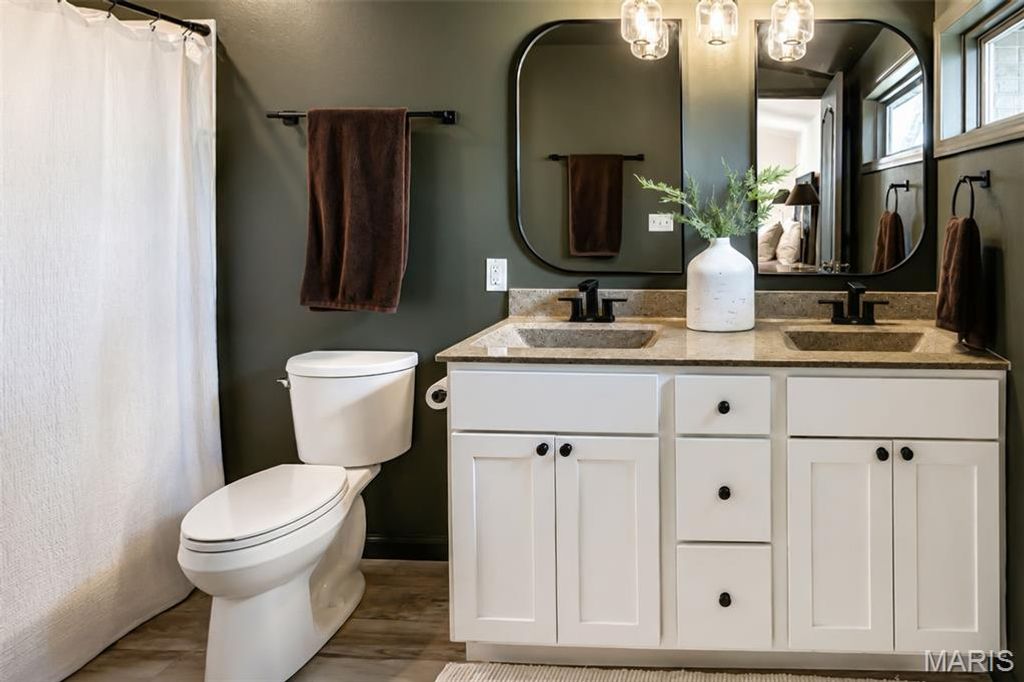 Image 42 of property listing at 1101 Walnut Street, Jerseyville, IL 62052