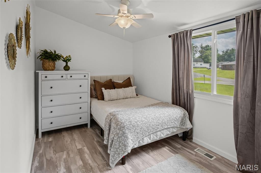 Image 48 of property listing at 1101 Walnut Street, Jerseyville, IL 62052