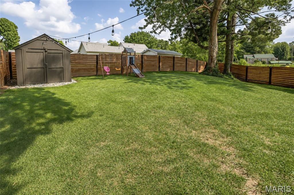 Image 68 of property listing at 1101 Walnut Street, Jerseyville, IL 62052