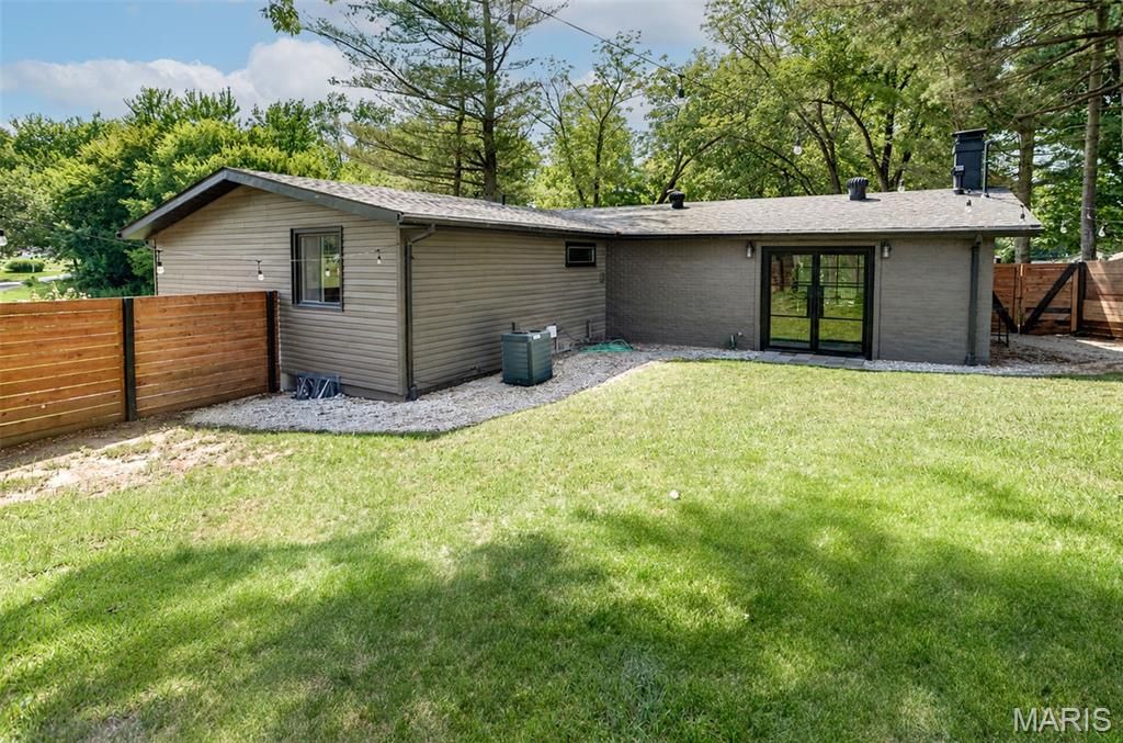 Image 69 of property listing at 1101 Walnut Street, Jerseyville, IL 62052