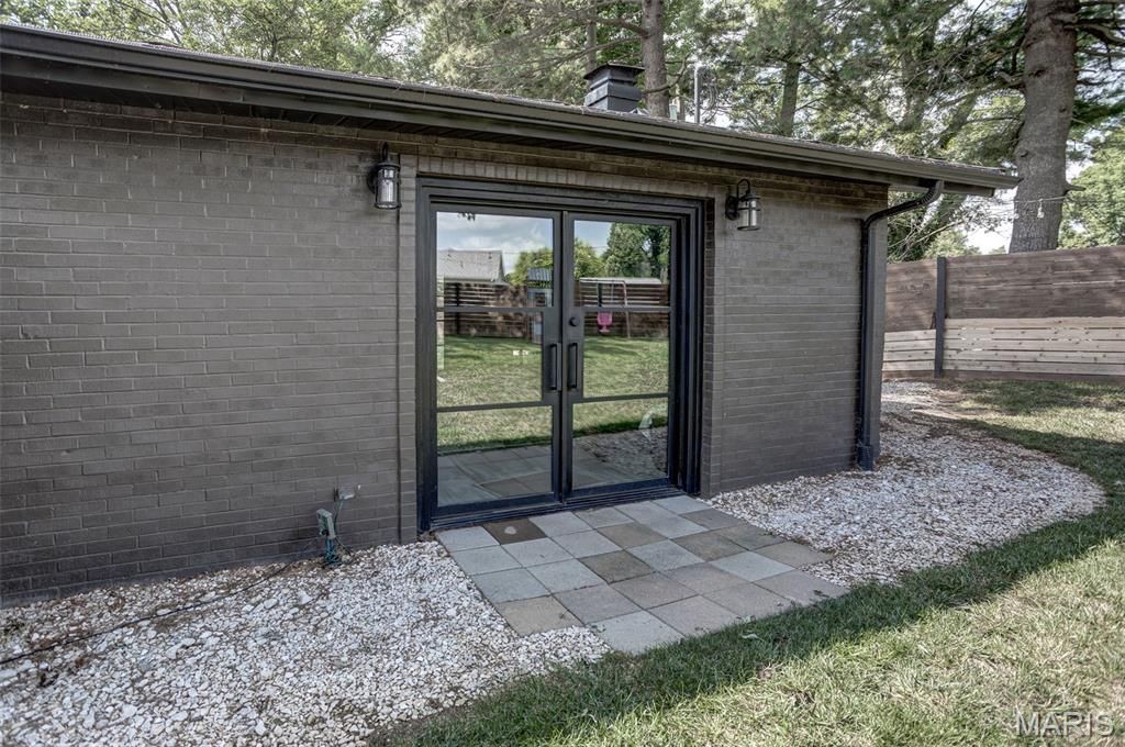 Image 71 of property listing at 1101 Walnut Street, Jerseyville, IL 62052
