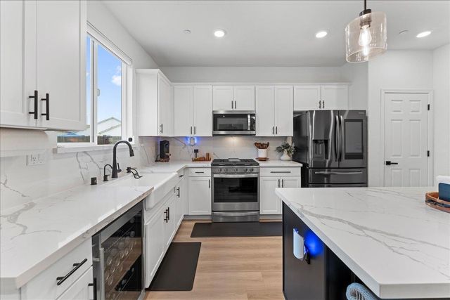 3651 McGuire Dr, Stockton, CA 95205