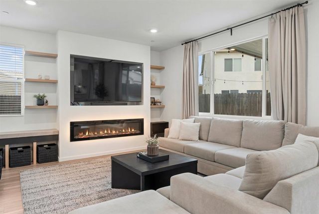 3651 McGuire Dr, Stockton, CA 95205