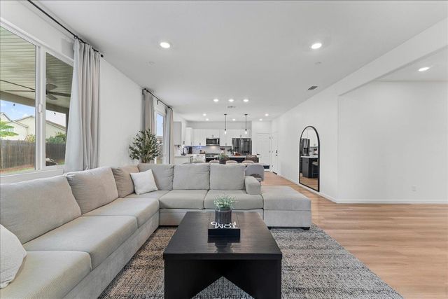 3651 McGuire Dr, Stockton, CA 95205