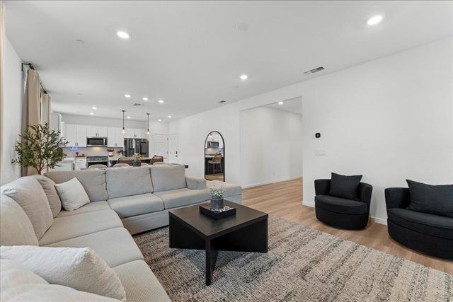 3651 McGuire Dr, Stockton, CA 95205