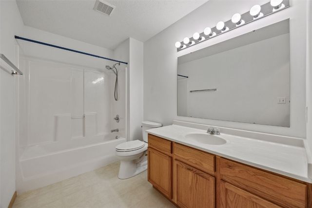 1055 74th Street NE, Cedar Rapids, IA 52402