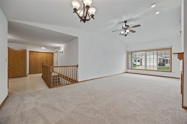 1055 74th Street NE, Cedar Rapids, IA 52402