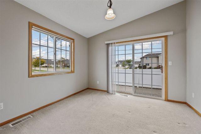 1055 74th Street NE, Cedar Rapids, IA 52402