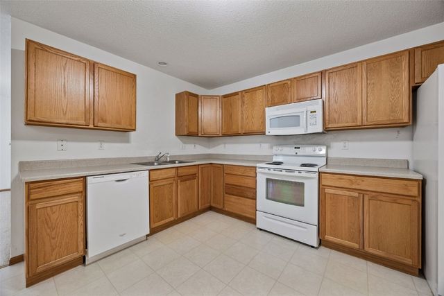 1055 74th Street NE, Cedar Rapids, IA 52402